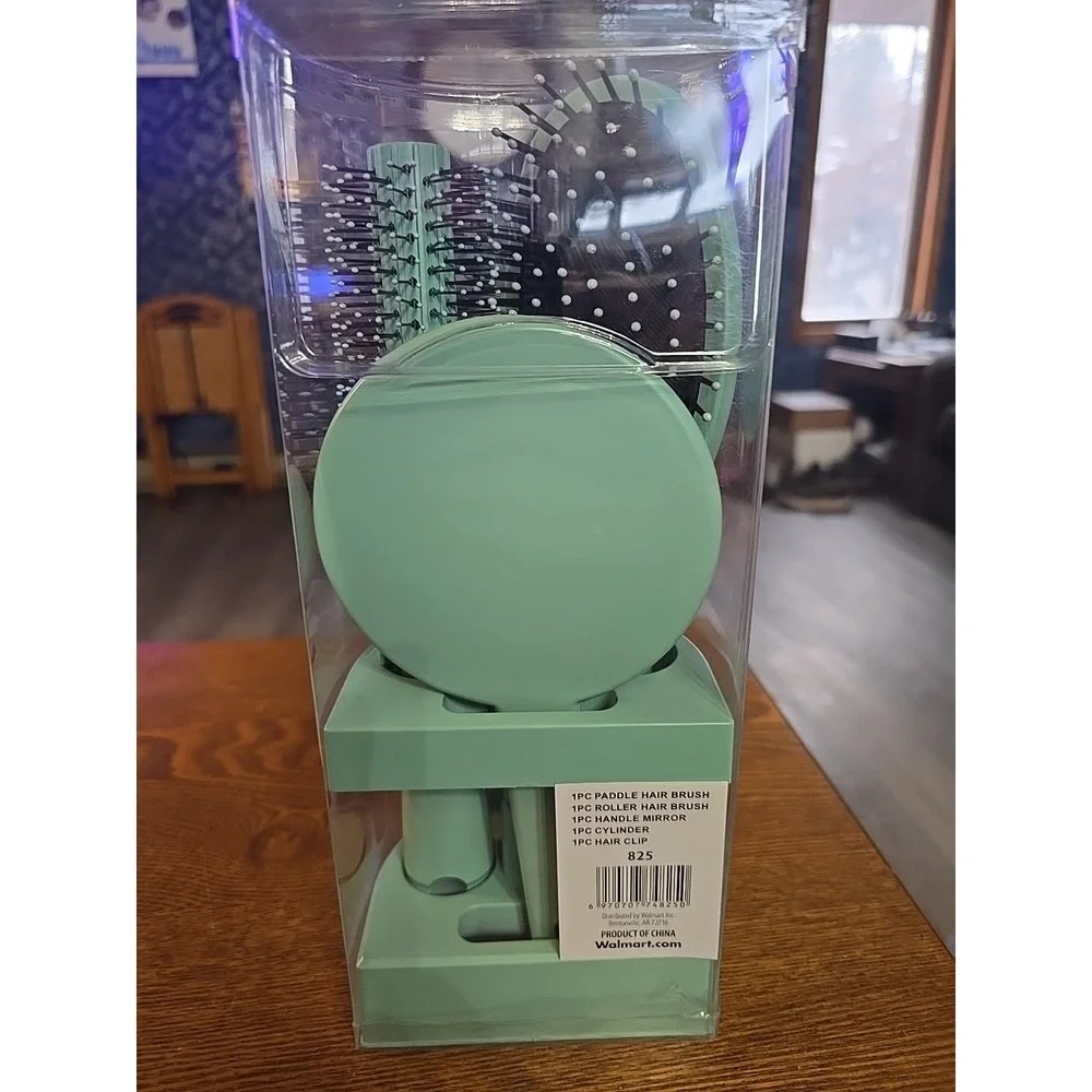Professional Quality Five-piece Hairbrush Set Green NWT